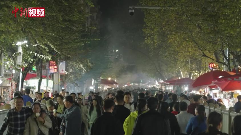 探访乌鲁木齐和田二街：从两三家饭馆到“网红”一条街