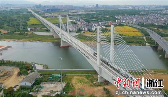 杭衢高铁。李亮 供图 杭衢高铁。李亮 供图