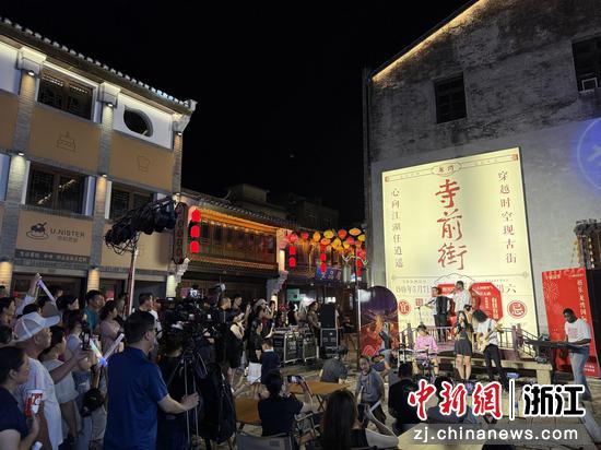 9月26日晚,“禧乐”龙湾国际音乐角系列活动现场。(汪洋 供图) 9月26日晚,“禧乐”龙湾国际音乐角系列活动现场。(汪洋 供图)