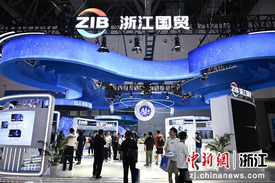 图为:浙江国贸医药板块展区。中新社记者 王刚 摄 图为:浙江国贸医药板块展区。中新社记者 王刚 摄