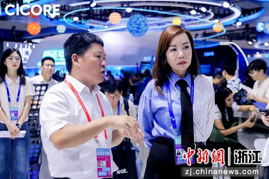 香港科技园公司代表团了解技术研究总院科研载体情况。浙江交通集团 供图