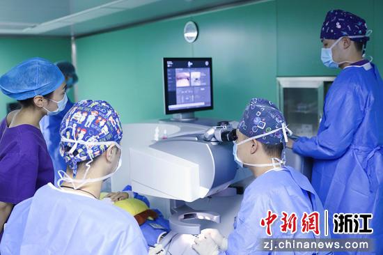 图为手术现场。受访者供图