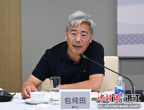图为:睿华创新管理研究院特邀专家包纯田发言。中新社记者 王刚 摄