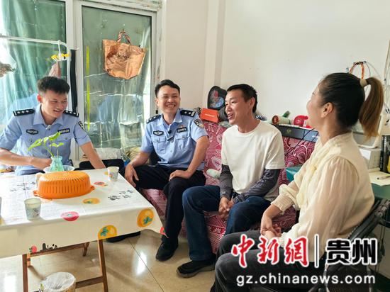 黔西南州公安局新闻中心赵佳玲摄 黔西南州公安局新闻中心赵佳玲摄