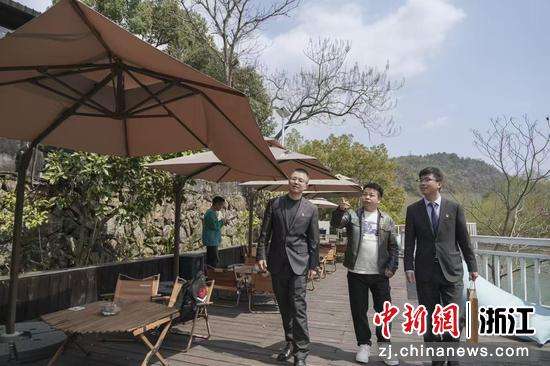 农行工作人员走访调研旅游景点。 农行温州分行 供图