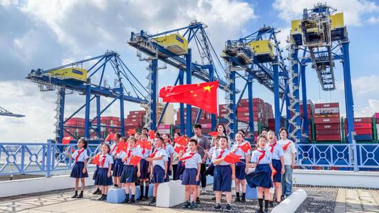 唱出对祖国的祝福