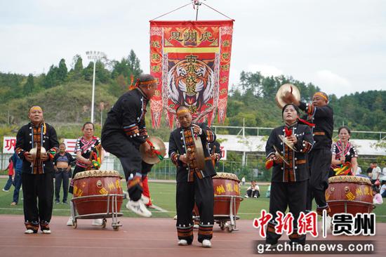 思州战鼓大赛现场。黄彩云  摄