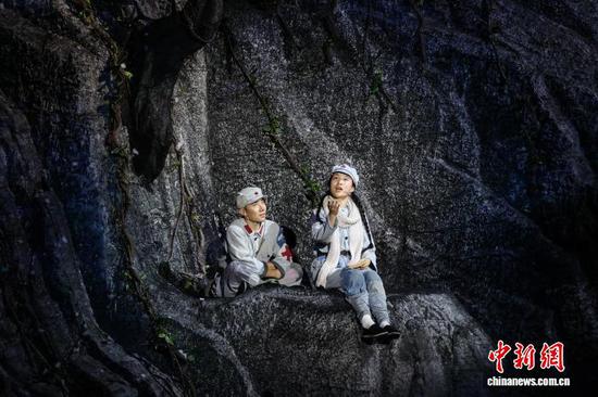 10月3日，《伟大转折》剧目演出现场。瞿宏伦 摄