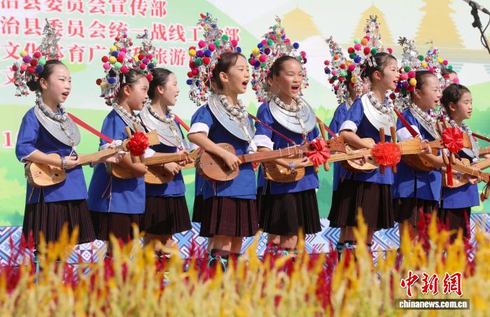 广西三江：琵琶奏响同心曲
