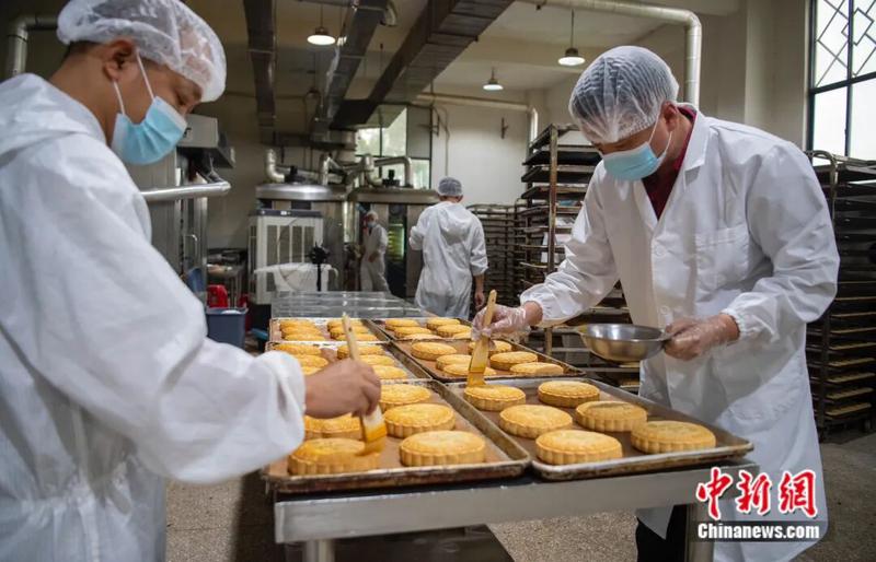 图为月饼工厂。翟李强 摄 图为月饼工厂。翟李强 摄