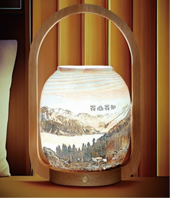 《天山天池》烙画灯(作者:黄波)