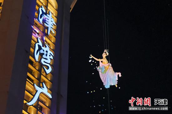 图为活动现场。(津湾广场供图) 图为活动现场。(津湾广场供图)