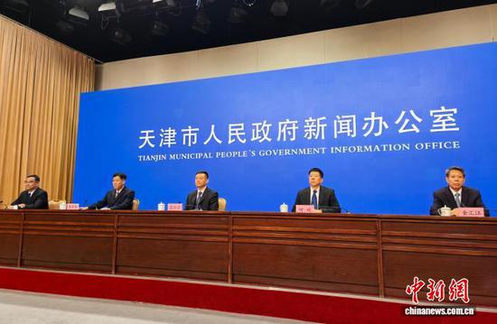 29日,天津市政府新闻办举行第二十二届中国国际农产品交易会新闻发布会。记者 孙玲玲 摄 29日,天津市政府新闻办举行第二十二届中国国际农产品交易会新闻发布会。记者 孙玲玲 摄