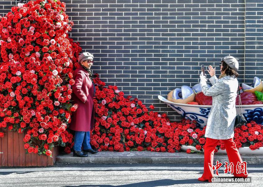 乌鲁木齐：老巷道提升改造成打卡新地标