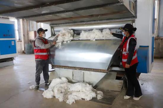 b51420bedc3e4a09b68f13d2f2258344