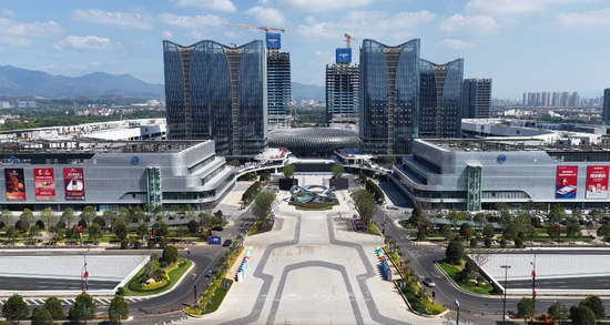 坐落于全球数贸中心中央的数贸港建成投用后，将为该项目装上“最强数字大脑”。