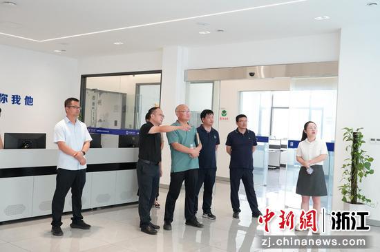 近日,调研组一行检查永康钱江水务。陈香慧 供图 近日,调研组一行检查永康钱江水务。陈香慧 供图