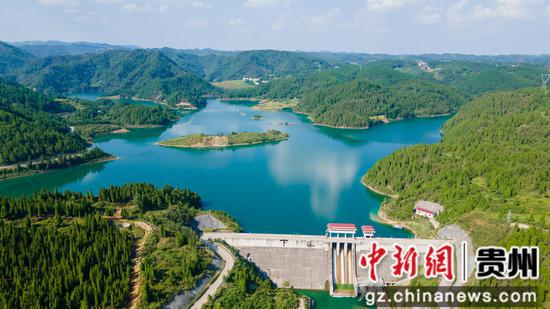 岑巩县大有镇下溪水库拍摄的国家淡水渔业养殖基地风景全貌 岑巩县大有镇下溪水库拍摄的国家淡水渔业养殖基地风景全貌