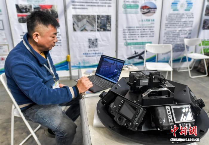 首届2025新疆航空航天国防科技展在乌鲁木齐举办