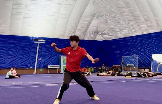 霍元甲文武学校的学生表演武术。李凌燕 摄