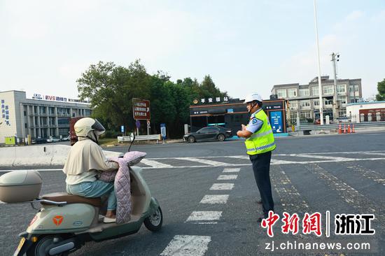 收费站管控系统助力现场管控。吴世强 摄 收费站管控系统助力现场管控。吴世强 摄