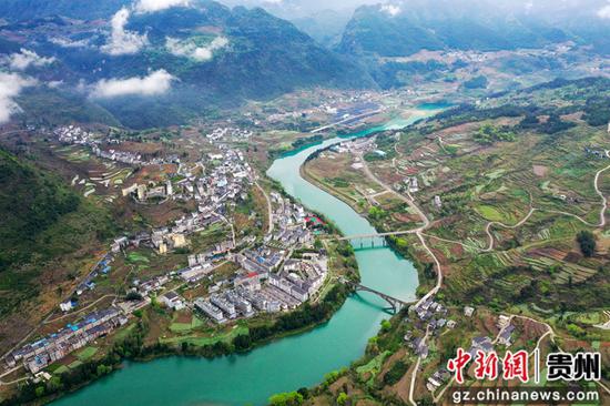 贵州省税务局帮扶的旧城镇河西村新貌。