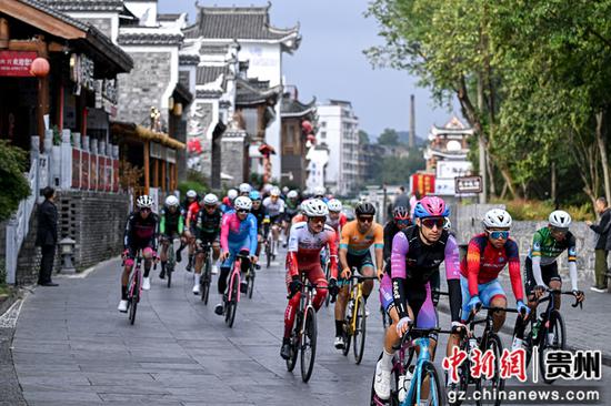 比赛现场。贵州省体育局供图 比赛现场。贵州省体育局供图