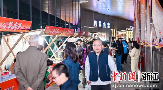 场外市集。 主办方 供图