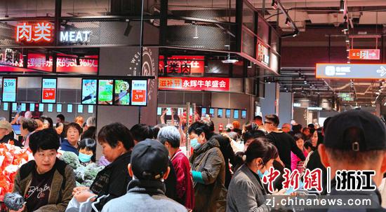 调改后的永辉超市衢州新城吾悦广场店。永辉超市供图