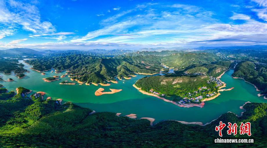 广西苍梧：水清岛绿生态美