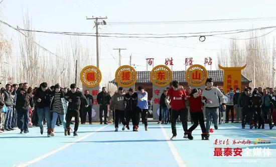 岳普湖乡农民运动会。