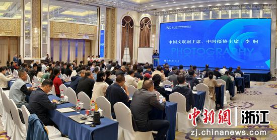 图为：中国文联副主席、中国摄协主席李舸致辞。 中新社发 张双双 摄