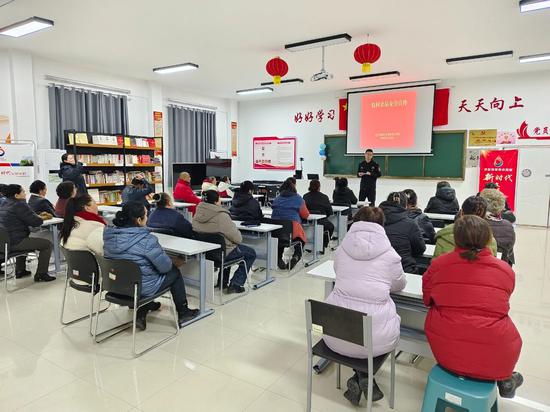 bc53d702de4b67b46b9f8dc6c59406b3