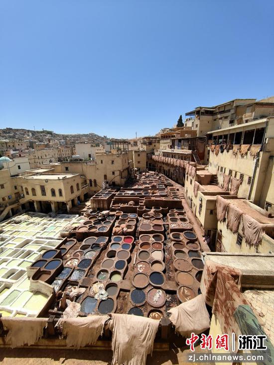 皮革染房一一菲斯古城最具代表性的文化符号之一 作者供图 皮革染房一一菲斯古城最具代表性的文化符号之一 作者供图