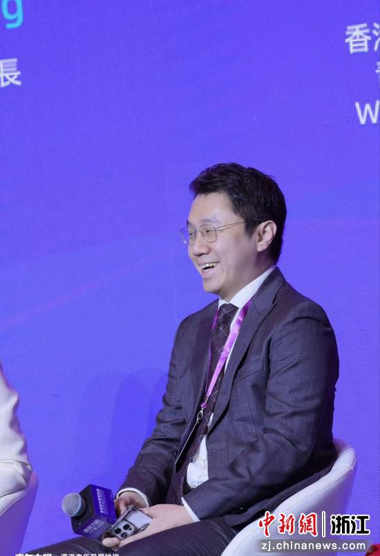 香港温州同乡会副会长蔡相理参与讨论。主办方 供图