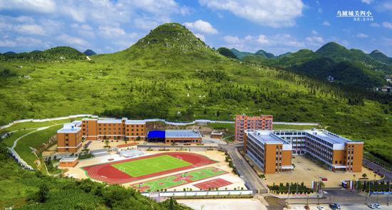 普定县第四小学航拍 普定县第四小学航拍