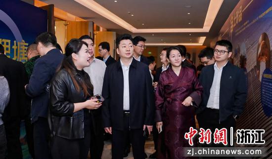 “天空之城·产业新高地”四川理塘（杭州）支柱产业招商引资推介会现场。主办方 供图