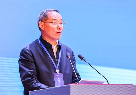 自治区药品工业协会会长、新奇康药业股份有限公司董事长陈金成致辞。许晓龙 摄