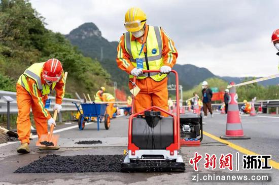 2025年浙江省省级职工职业技能竞赛高速公路养护工赛项竞赛现场。浙江交工 供图