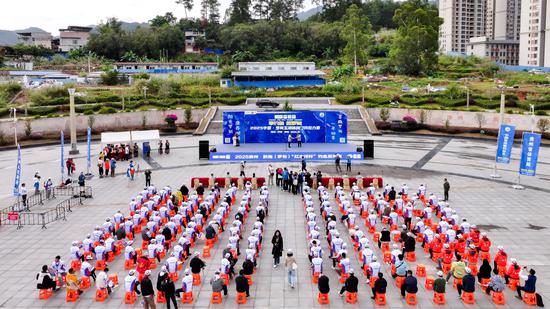 开幕式现场(史传鸿 摄) 开幕式现场(史传鸿 摄)