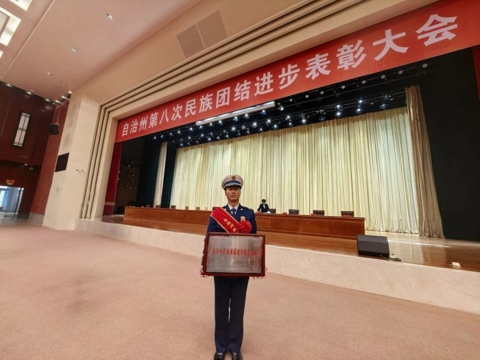 为这群精河县“火焰蓝”点赞！