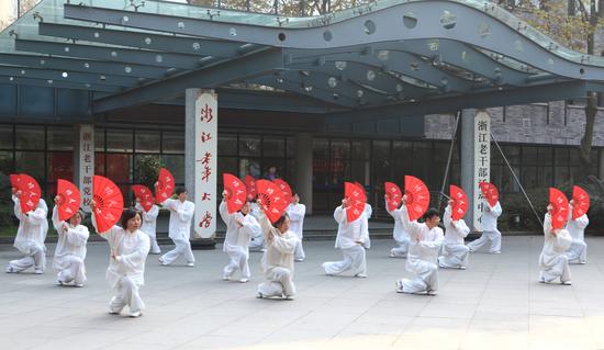 浙江老年大学第一届校园艺术节文艺活动。省委老干部局供图