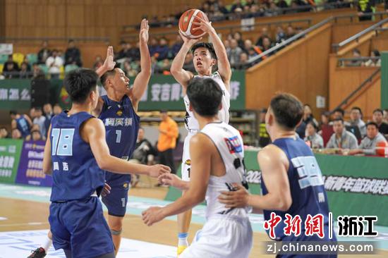 安吉县新青年篮球联赛开赛。安吉县委宣传部供图 安吉县新青年篮球联赛开赛。安吉县委宣传部供图