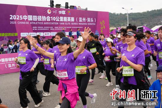“跨山海&nbsp;行·洞头”2025中国田径协会10公里精英赛（温州・洞头）。&nbsp;刘伟&nbsp;摄