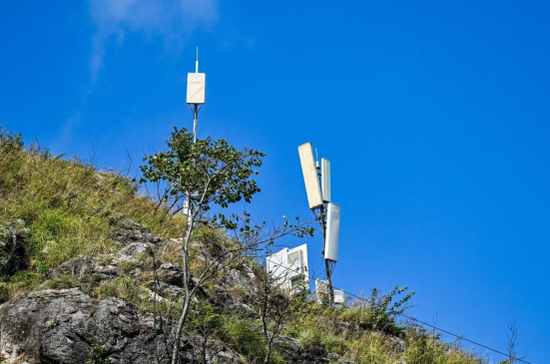 贵州移动在花江峡谷大桥周围高山上的5G基站 贵州移动在花江峡谷大桥周围高山上的5G基站