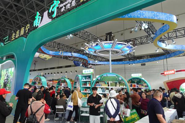 图为南宁特装展区。主办方 供图