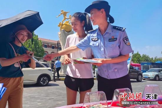 图为女警李卿。（天津市戒毒管理局供图）