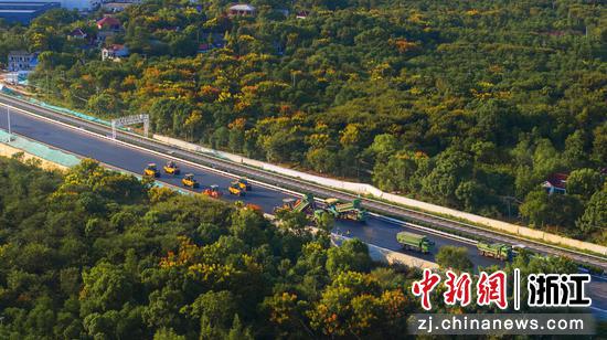 建设中的申苏浙皖改扩建项目。 浙江交通集团 供图 建设中的申苏浙皖改扩建项目。 浙江交通集团 供图