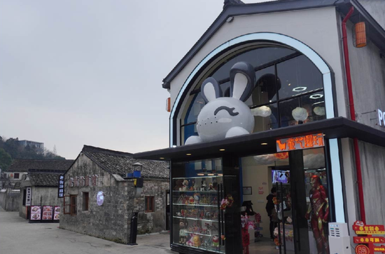 主街改造前后对比图。