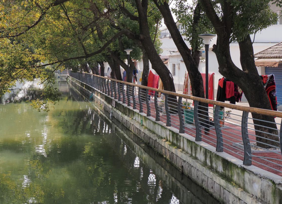 设立的集中晾晒区。